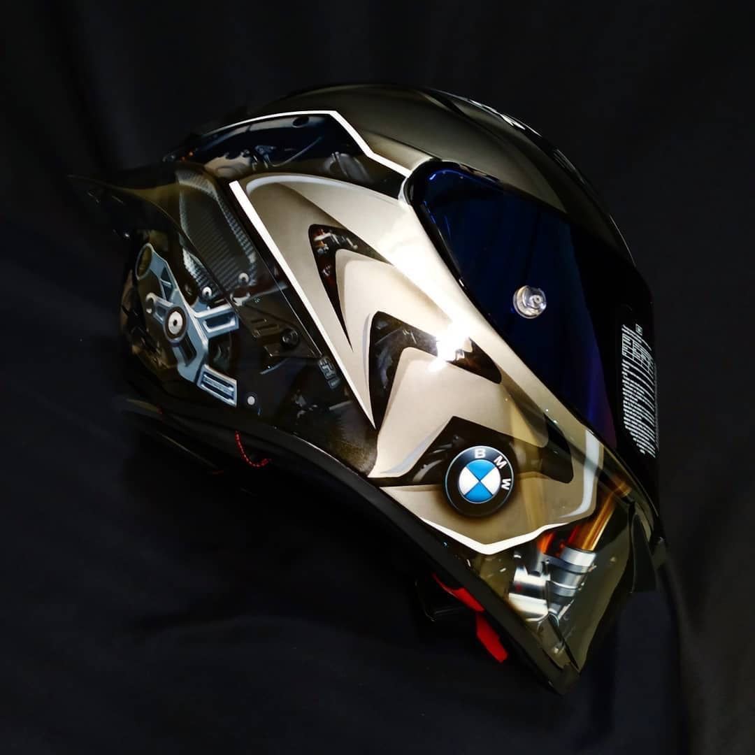S1000RR “Alien MonoLab” — Custom AGV Pista GP RR