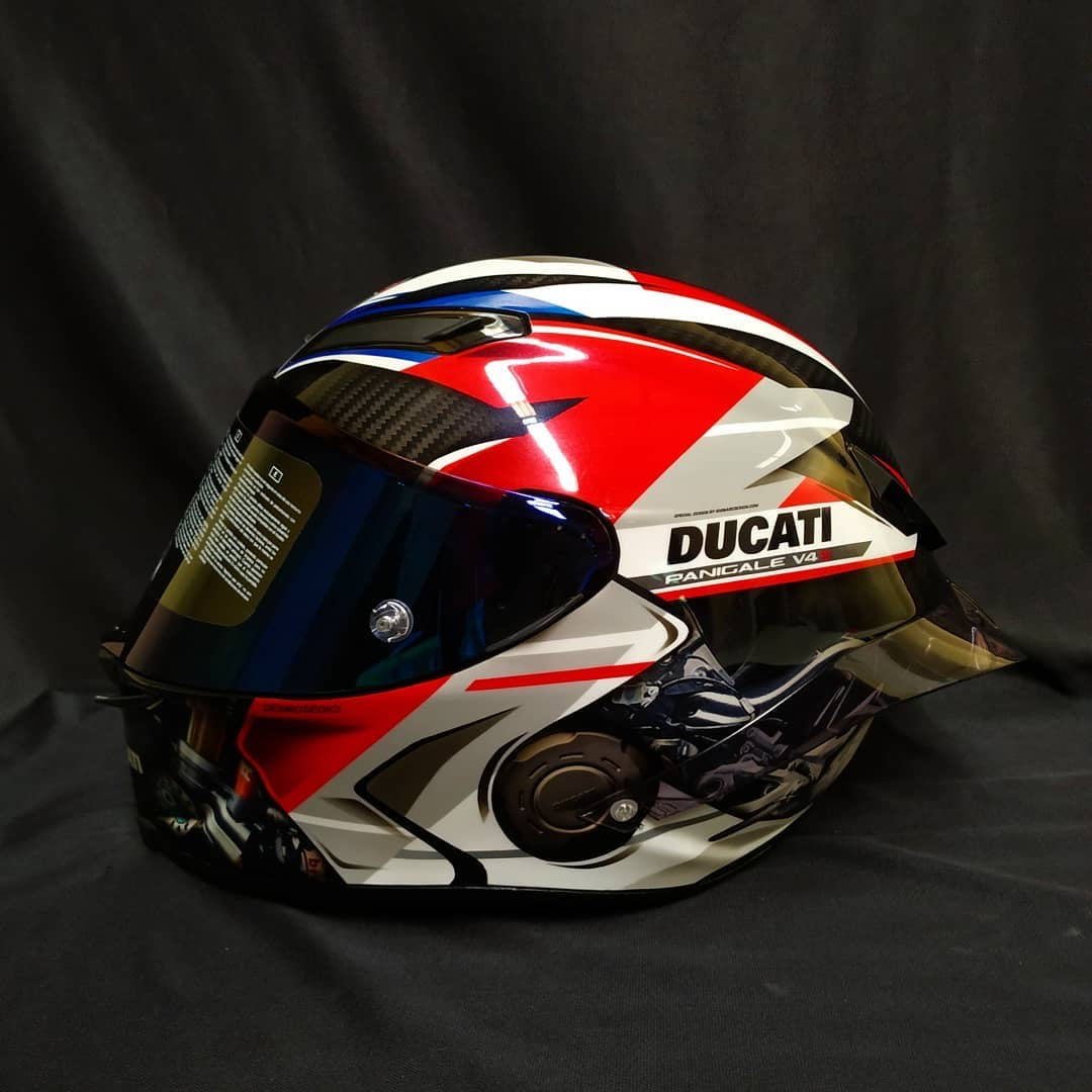 Panigale V4 “CorseLine Tricolore” — Custom AGV Pista GP RR