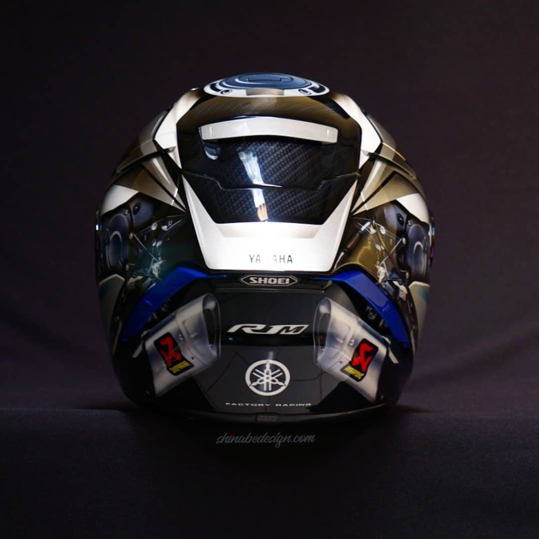 YZF-R1M “Alien Vector” — Custom Shoei X-14