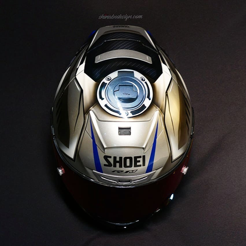 YZF-R1M “Alien Vector” — Custom Shoei X-14