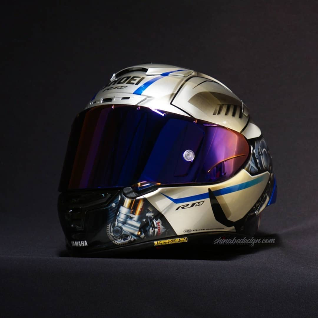 YZF-R1M “Alien Vector” — Custom Shoei X-14